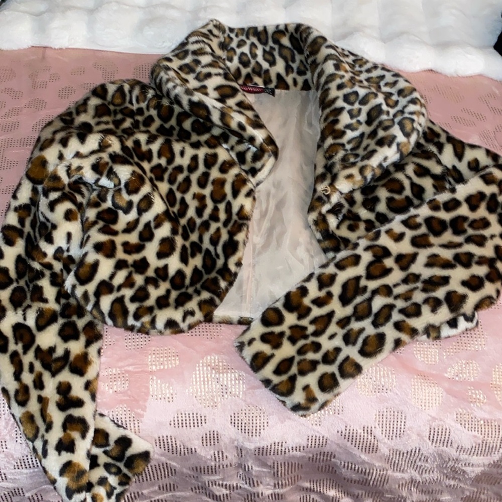 Vintage faux fur leopard print cropped jacket 🖤